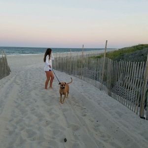 Meet your Posher, Caitlin